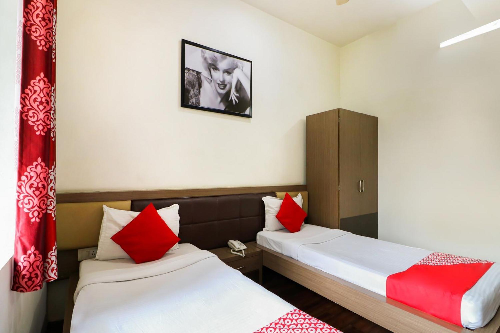 Oyo Flagship 1805 Hotel Star Delight Panchuria Eksteriør billede